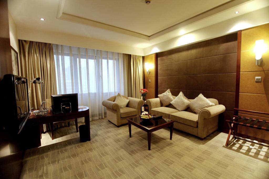 Changzhou Grand Hotel Room photo